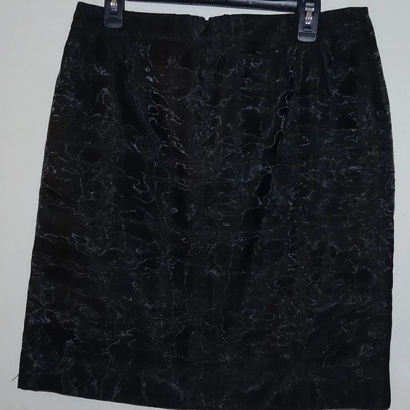 Vintage Lillie Rubin size 14 black skirt with slit on the button left NWOT